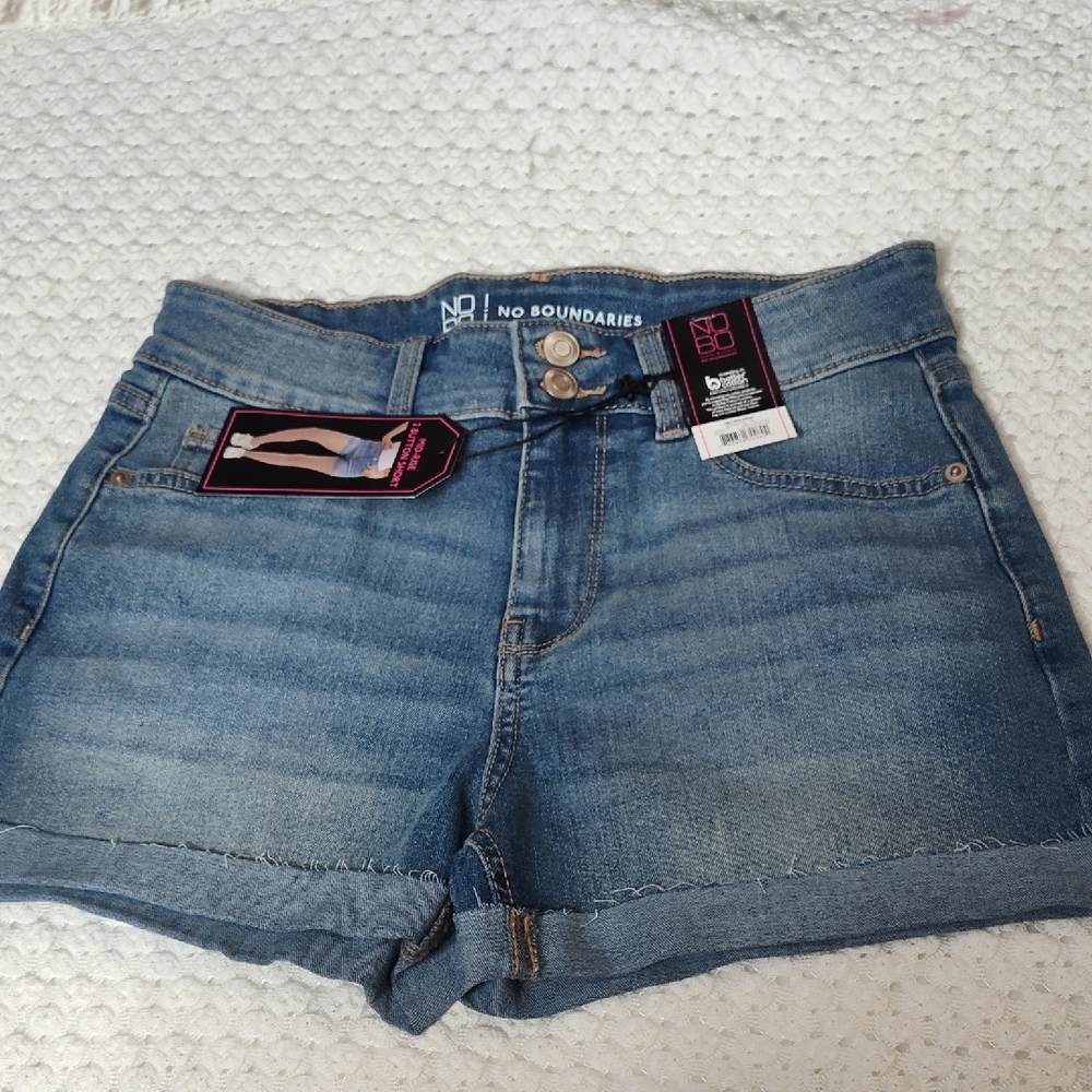 No Boundaries Blue Jean Mid Rise 2-Button Shorts Size Medium